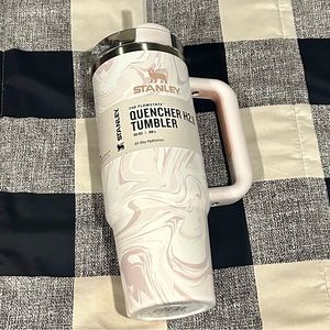 New Stanley The Flowstate QuencherH2.0 Tumbler 30oz Limited Edition Swirl Design